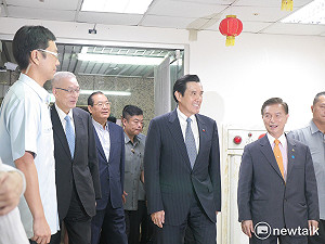 與藍營大老共餐　馬英九以一握不再議諷蔡政府