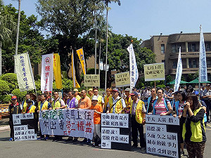 一例一休 勞團盼賴揆給「神的滿意答案」
