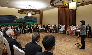 見台僑 小英：執政以來讓大家在海外很擔心