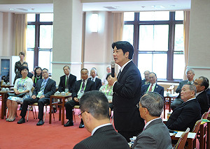 賴清德見台僑 強調「拼經濟」最優先