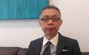 柯P哽咽批政府讓他一人對付中共？學者：說謊就退政壇