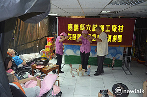 阿公阿嬤懸絲偶表演 提前與植物人度中秋