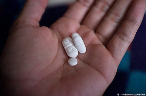 日本經驗》藥妝店退燒藥缺貨 厚勞省建議施打疫苗「勿預防性吃藥」