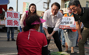 赴雲林力挺艱難罷區 林右昌：丁學忠是傅崐萁毀憲亂政的幫凶！