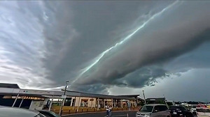 (影) 大地震預言成真? 葡、日接連出現罕見「海嘯雲」 網憂4天之後有大事......