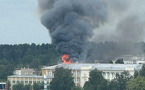 （影）俄境伊熱夫斯克軍工廠遭襲  大火不斷 燒毀Tor-M2生產中心