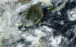 熱帶擾動接近水氣增！氣象署：是否發展為颱風「今明兩天」是關鍵