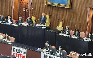 普發現金一萬藍營突喊卡 周玉蔻酸：好孬！提案居然踩煞車　