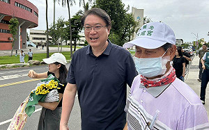 (影) 韓國瑜開嗆罷免發神經 林右昌：藍白買票要普發現金「真的瘋了」