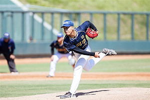 何宗旂成棒隊磨練1年獲龍隊指名  阿嬤感動落淚