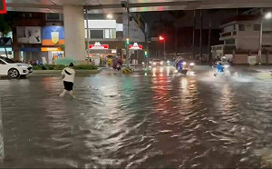 台中連淹2晚 盧秀燕反罷趕回視察急喊「極端氣候」：大雨像用倒的