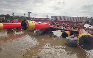 丹娜絲颱風16級狂風重創台南！「南鯤鯓代天府」牌樓倒了　狼藉景象曝