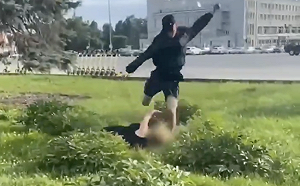 （影）「入侵者滾！」反非法移民浪潮席捲西班牙、波蘭 俄「國家主導」恐同襲擊