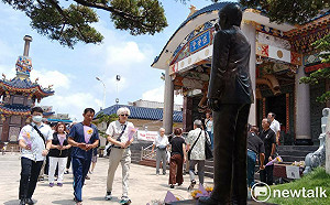 安倍晉三遇刺三週年  高雄紅毛港保安堂首辦紀念追悼會