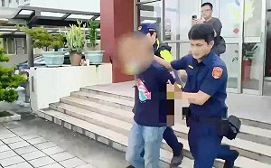 土城家暴男弒妻後國道滅證!警沿三鶯路段尋回凶刀與鋁棒