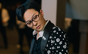 GD登小巨蛋連唱3天！韓網友「心疼偶像太累」出動卡車抗議