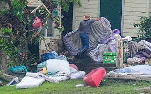 白宮、德州甩鍋洪災責任! 白宮說是天災 州長稱該怪「失敗者」 民主黨要究責