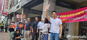 穿「我不同意」罷免T恤現身挺李彥秀 蔣萬安籲726站出來投票