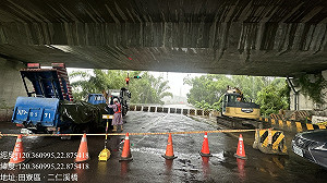 高雄大雨溪水暴漲!阿蓮、田寮區3橋緊急封閉管制