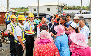 搶救魚塭！翁章梁回義竹鄉勘災　盼台電讓沿海養殖區優先復電