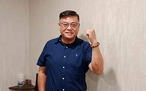 民進黨兩派為鳳山區議員提名掀「茶壺風暴」  蘇致榮、黃文益隔空互摃