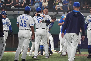 范國宸生涯首支再見轟助悍將逆轉 直呼不敢相信