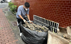 老屋石綿被「丹娜絲」掀出！鄭明典示警：與肺癌有關