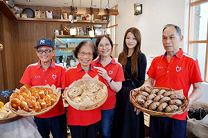 網美名店結合終身學習!長輩當「Bagel & Bagels」一日店長活力十足