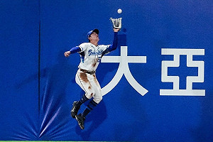 蔡佳諺針對啟動第一步反應訓練  回一軍有守備美技