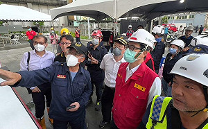 三元能源公司火勢撲滅  陳其邁再赴現場關切救災進度  