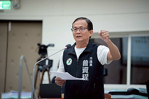 邱臣遠出來打球!議員:竹市歲計賸餘33.43億 依藍白邏輯應普發5千給市民