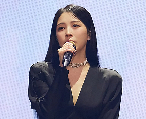 BoA罹「骨骼缺血性壞死」入院開刀！演唱會急喊卡
