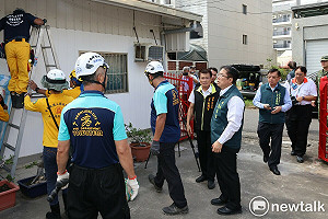 黃偉哲視察學甲七股重建災損補助  感謝高雄義消國軍及基層付出