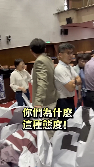 (影)再控鍾佳濱「性暴力犯」 黃國昌轟「噁心」:一個男人一直用屁股頂你