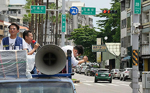 黃國昌陪同車掃 羅廷瑋：呼籲者投不同意  守住真正認真做事的人