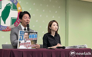 （影）小草砸雞蛋畫面曝！民進黨：黃國昌應嚴懲林國成並開除黨籍 