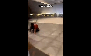 (影) 狂風把人吹著跑! 「薇帕」對廣東、港、澳帶來嚴重災情 深圳外送員慘死