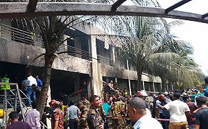 中國貨！孟加拉F-7 BGI教練機墜毀校園 飛行員罹難、地面百餘人傷