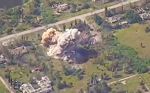 （影）傳整排俄軍集體叛變 槍殺排長逃亡!  JDAM-ER 500磅炸彈轟俄地動山搖