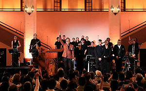 想掙人民幣得當統戰樣板？矢板明夫狠批羅大佑：會唱歌的館長