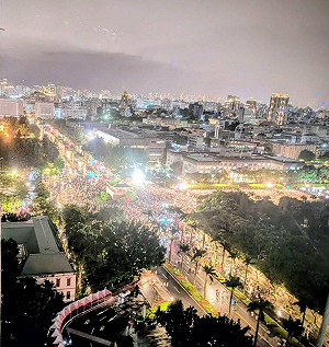 凱道10萬人空拍圖曝光!曹興誠:大罷免是愛台灣跟賣台灣的對決