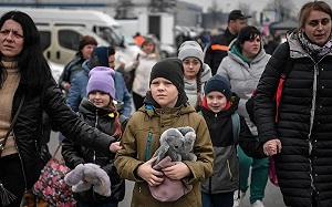 (影) 普丁瘋了？擴大徵兵 綁3.5萬烏童18歲後強迫當兵 烏也徵9千多囚犯上戰場