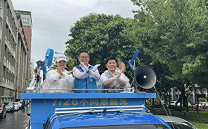 （影）選前最後一天藍綠決戰元保宮 盧秀燕：不能讓黑手奪走我們的人！