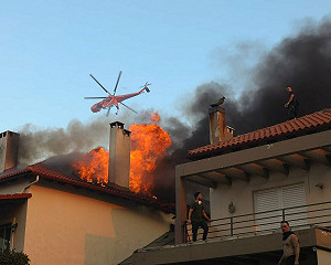 攝氏45度高溫釀災!希臘熱浪引爆52起野火  雅典近郊村遭焚毀