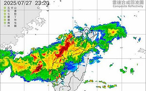 低壓帶 西南風猛襲！15縣市豪雨警戒　中部深夜雷雨、強風警報齊發
