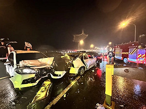 國道1號北上苗栗嚴重車禍！9車連環撞 6人送醫1人死亡