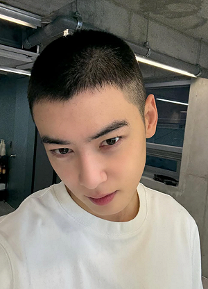 車銀優今入伍「平頭造型曝光」！開直播道別粉絲：等我回來吧