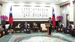 （影）總統、副總統接見國際訪團 強調深化民主合作與區域繁榮