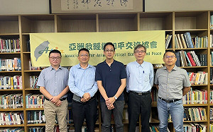 東海政治學系罷後座談 邱師儀：將非綠立委都貼親共標籤不合理