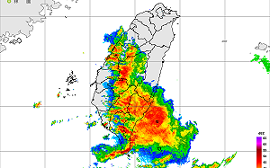 水氣多雨彈猛灌10縣市! 高雄下到一片紫爆山區須嚴防「超大豪雨」